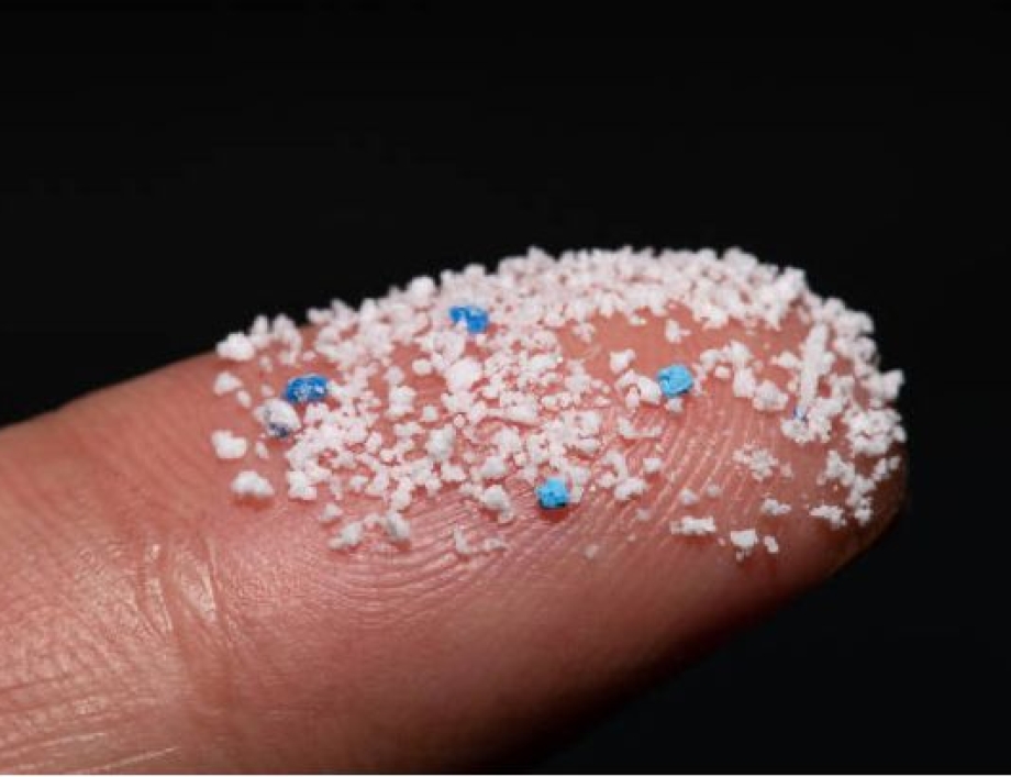 New bill proposed in the california senate to ban microplastics in cleaning and personal care products.